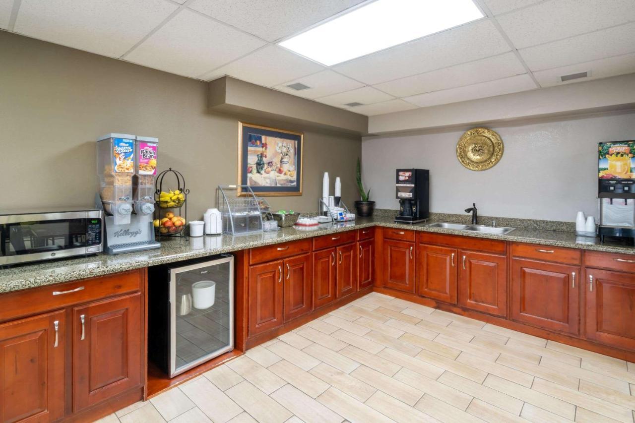 Super 8 By Wyndham Shepherdsville - Louisville South I65 Zewnętrze zdjęcie