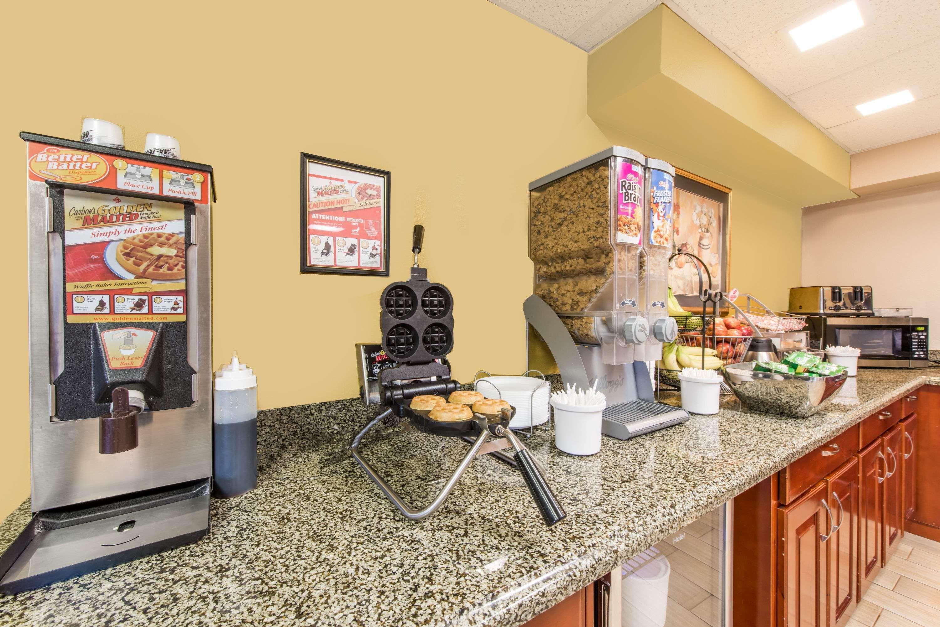 Super 8 By Wyndham Shepherdsville - Louisville South I65 Zewnętrze zdjęcie
