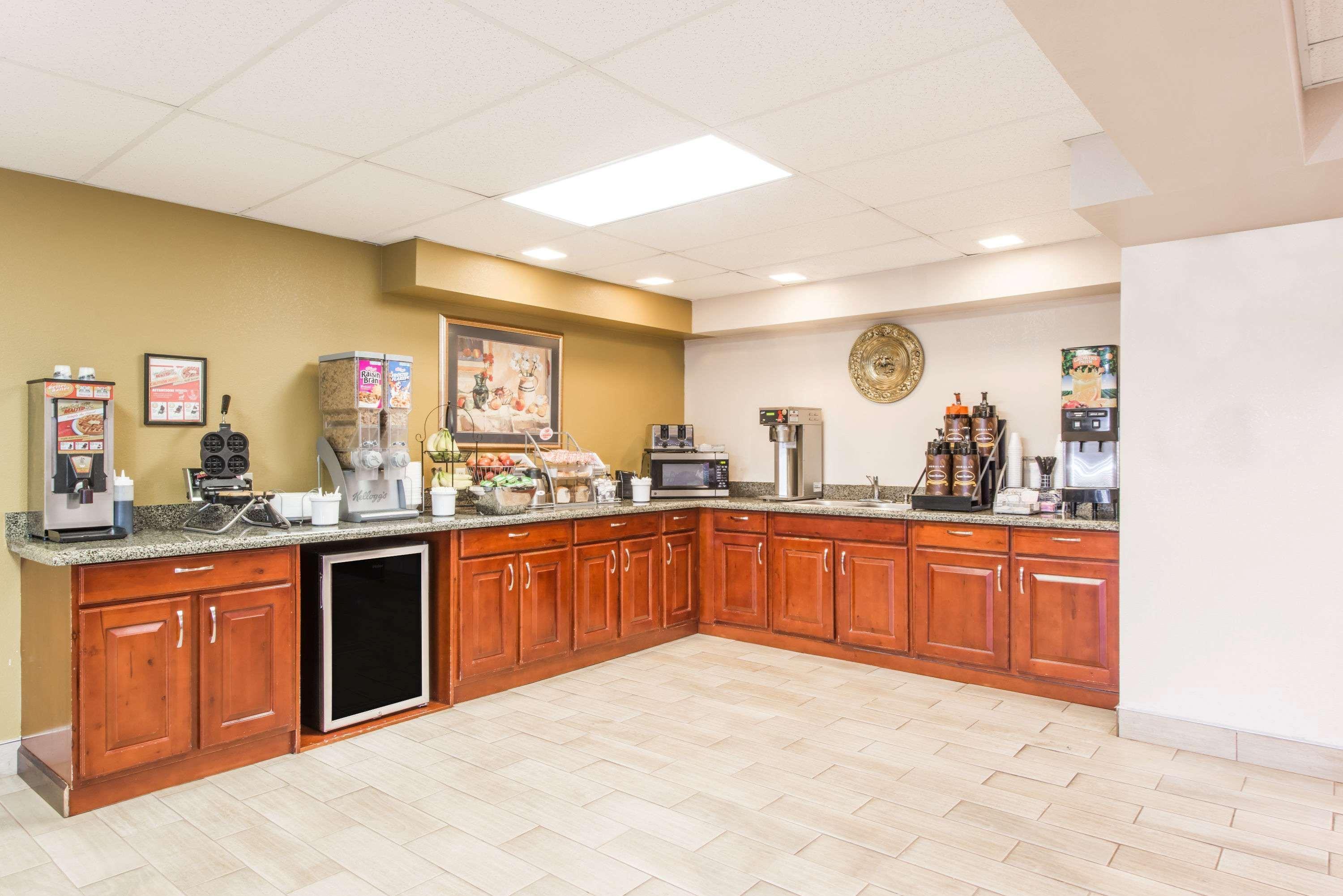 Super 8 By Wyndham Shepherdsville - Louisville South I65 Zewnętrze zdjęcie
