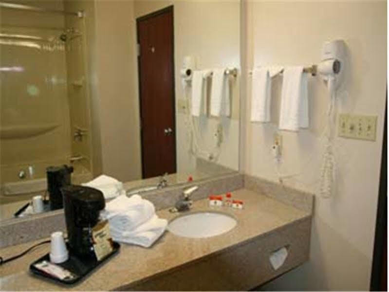 Super 8 By Wyndham Shepherdsville - Louisville South I65 Zewnętrze zdjęcie